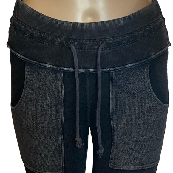 Free People FP Movement Kyoto Two-Toned Black Med-Rise Ankle Leggings Sz XS VGC - Picture 3 of 10